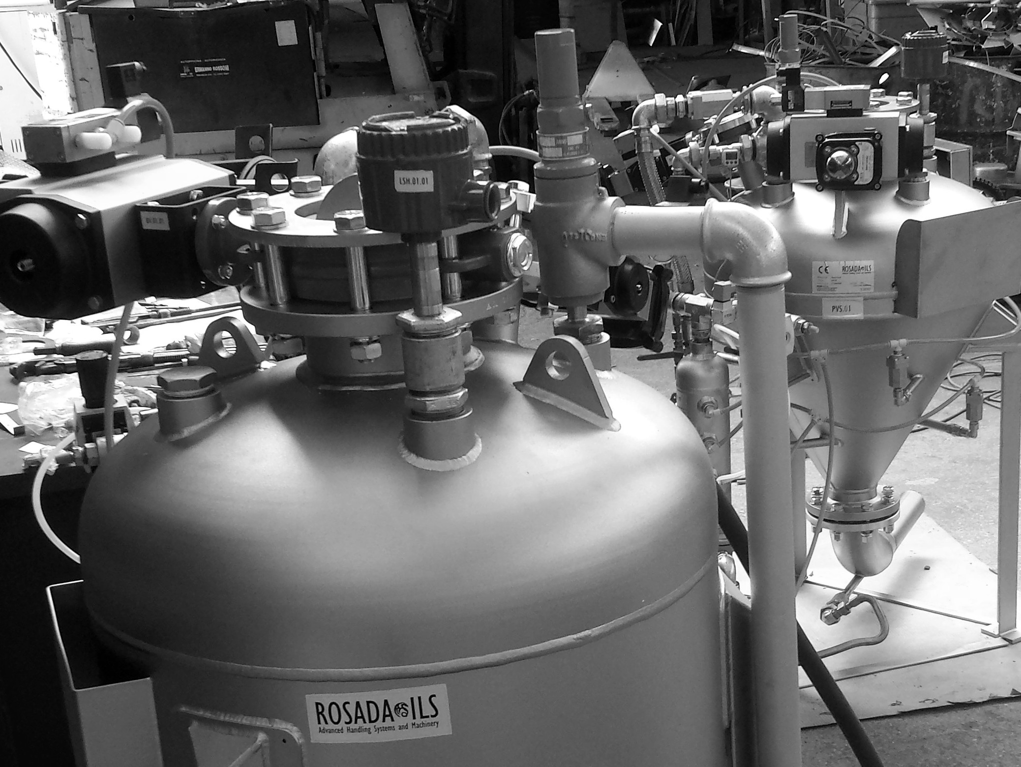 Dense phase pneumatic conveying